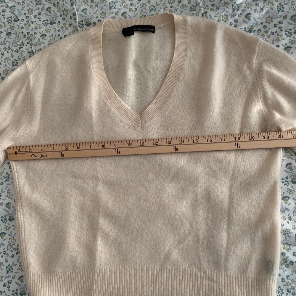 360Cashmere 100% Cashmere V-Neck Sweater Cream Size Small Luxury Knit - Picture 5 of 7